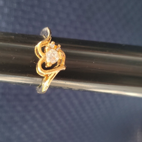 NEW. Sz.5, Vintage. Petite Heart CZ Goldtone Ring Lady Remington - Picture 9 of 13